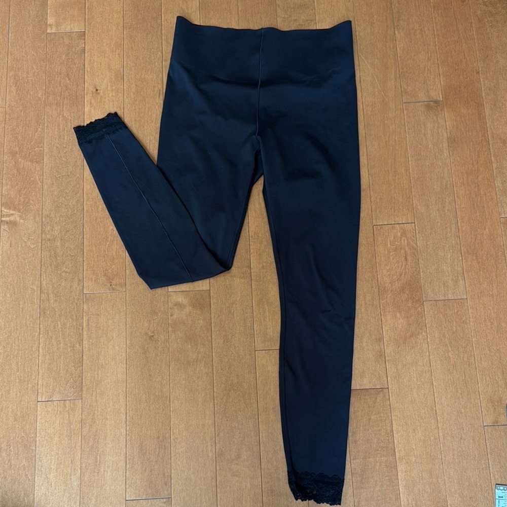 Savage X Fenty Hotline Lace-Trimmed High-Waist Legging in 12-14